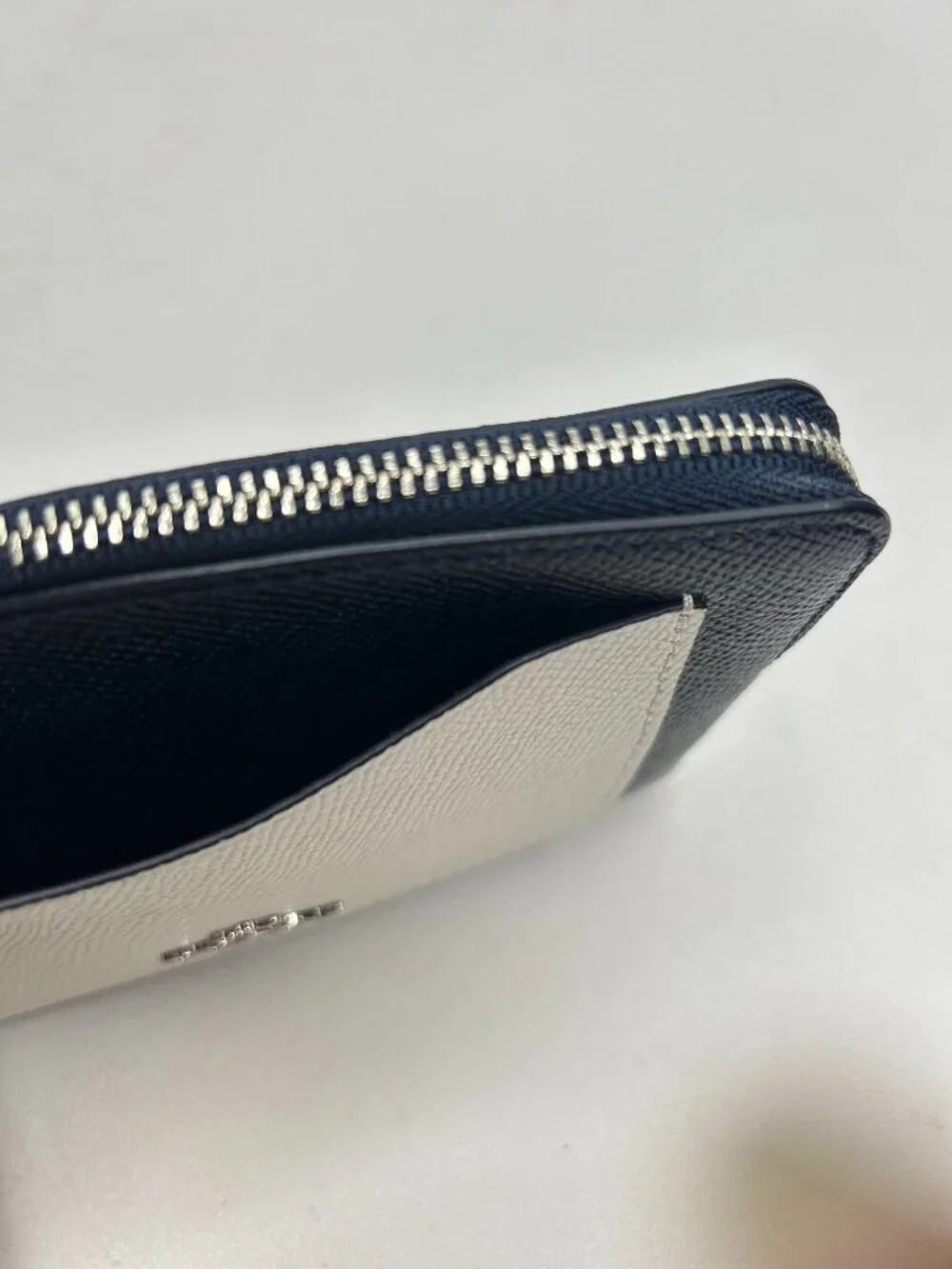 COACH Wristlet F86924 Midnight/Chalk Colorblock